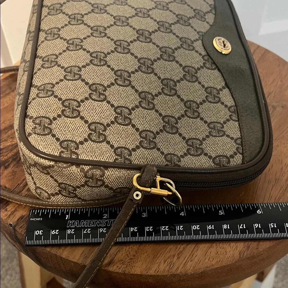 Gucci Beige & Brown GG Supreme Crossbody Bag - Picture 5 of 12